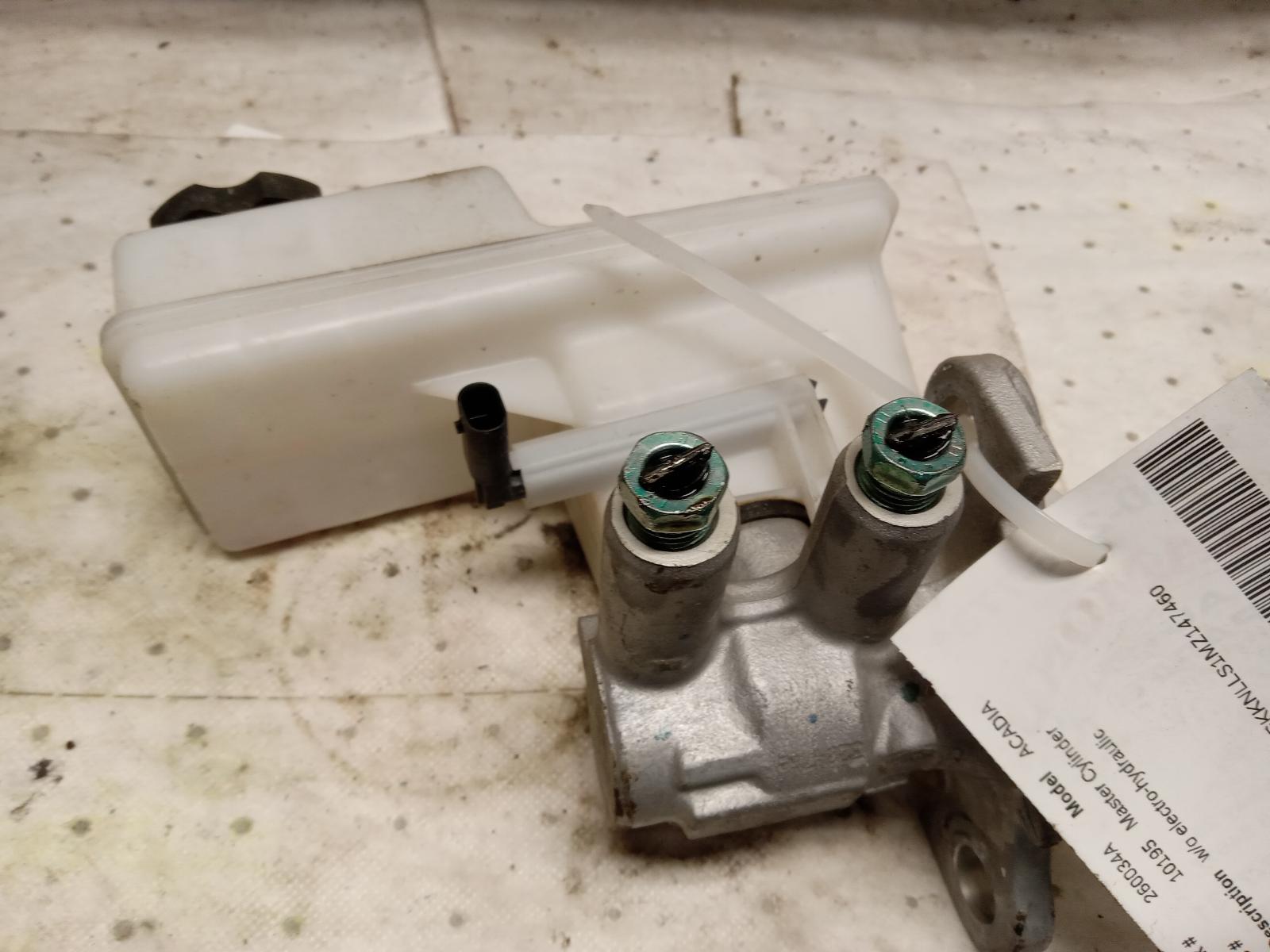 Master Cylinder for Cadillac, Chevrolet, Buick and GMC vehicles