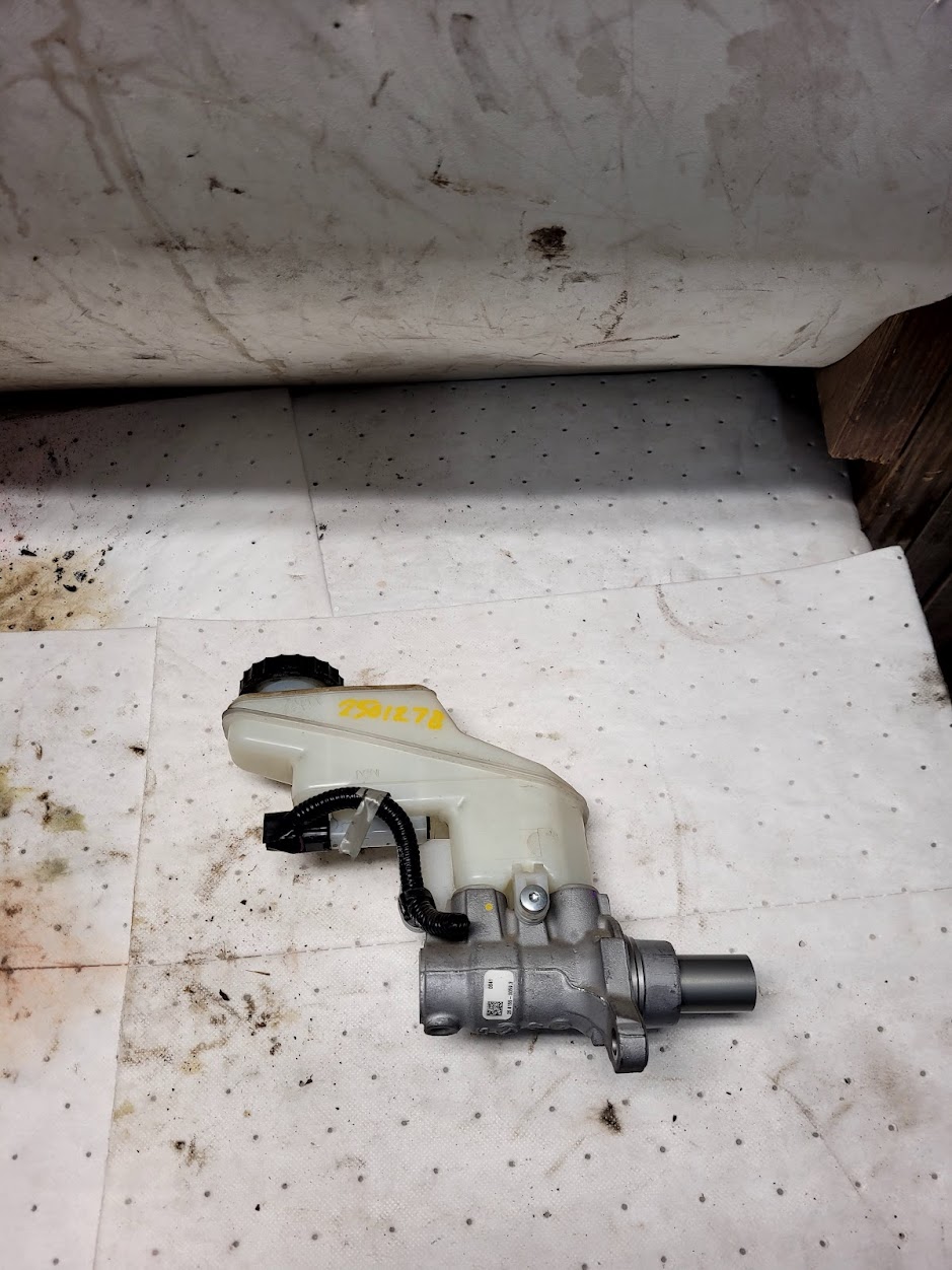 Master Cylinder for Nissan vehicles