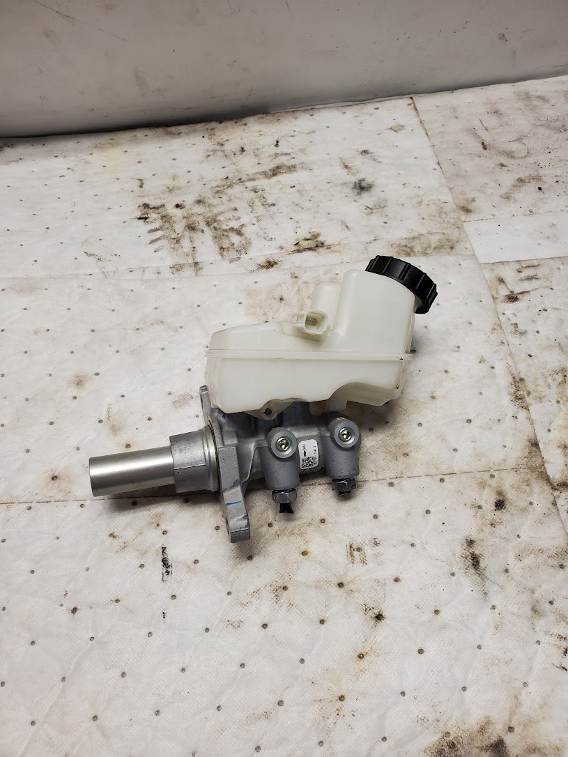 Master Cylinder for Ford vehicles