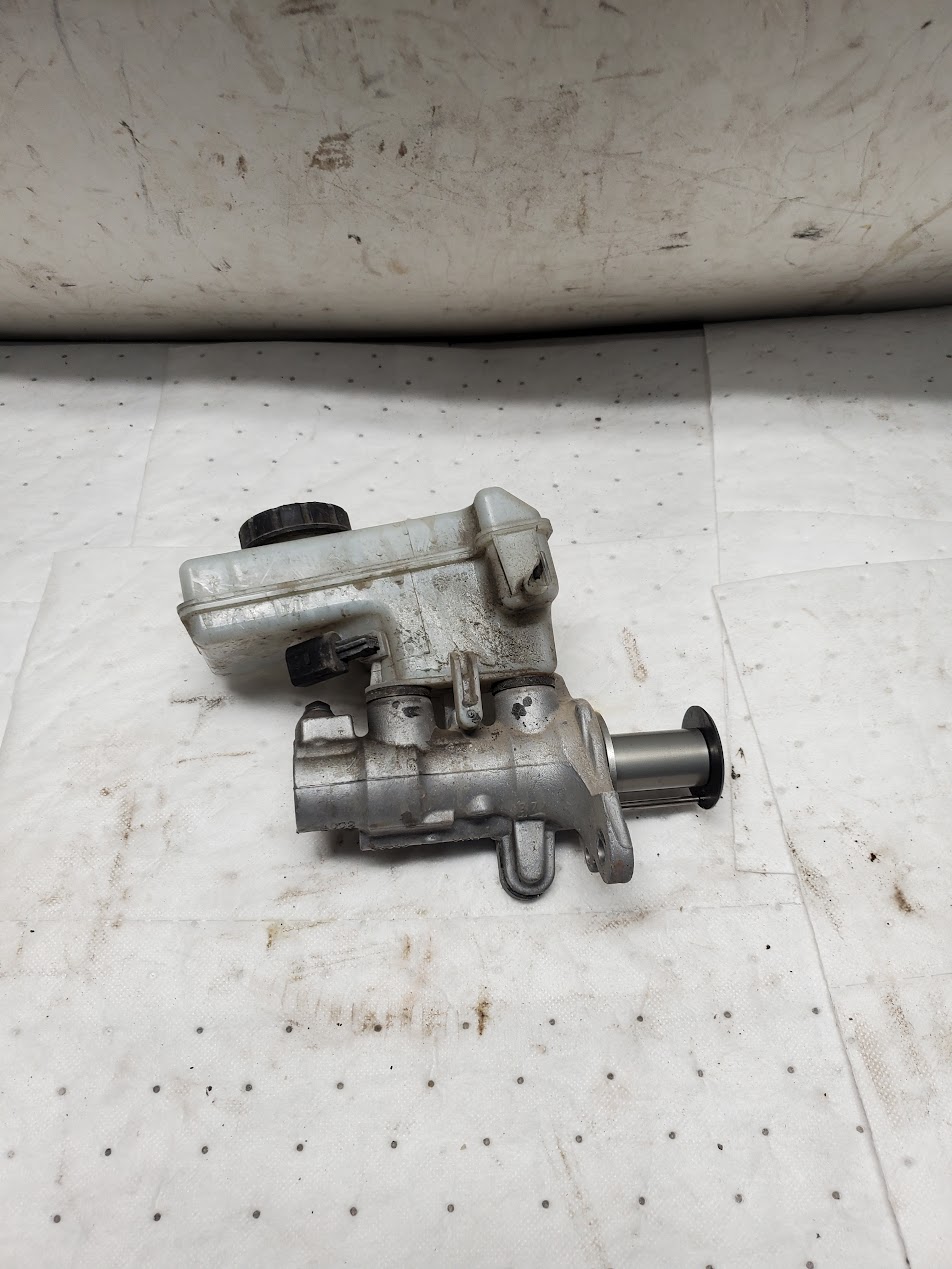 Master Cylinder for Volkswagen vehicles