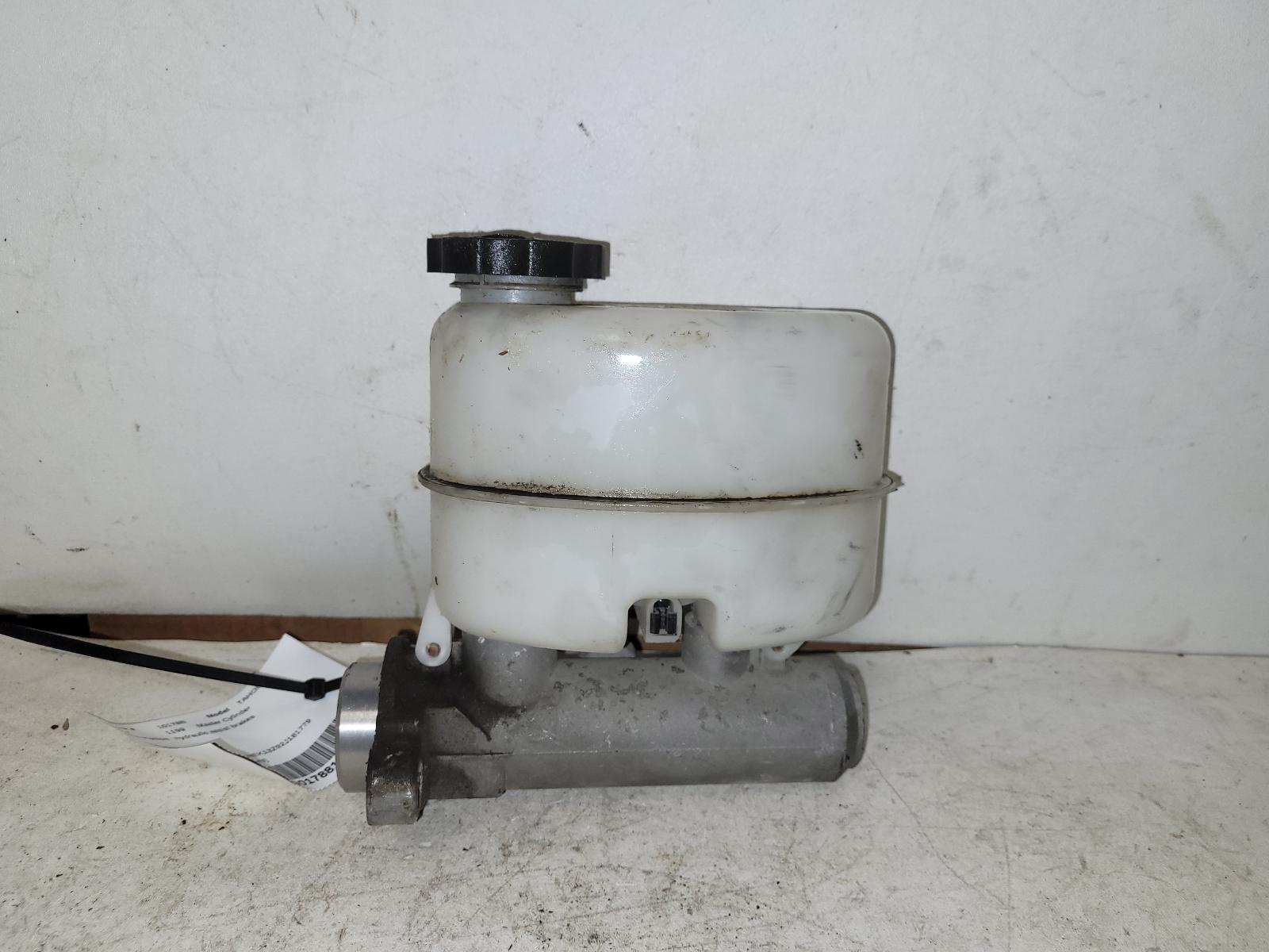 Master Cylinder for GMC, Chevrolet and Cadillac vehicles