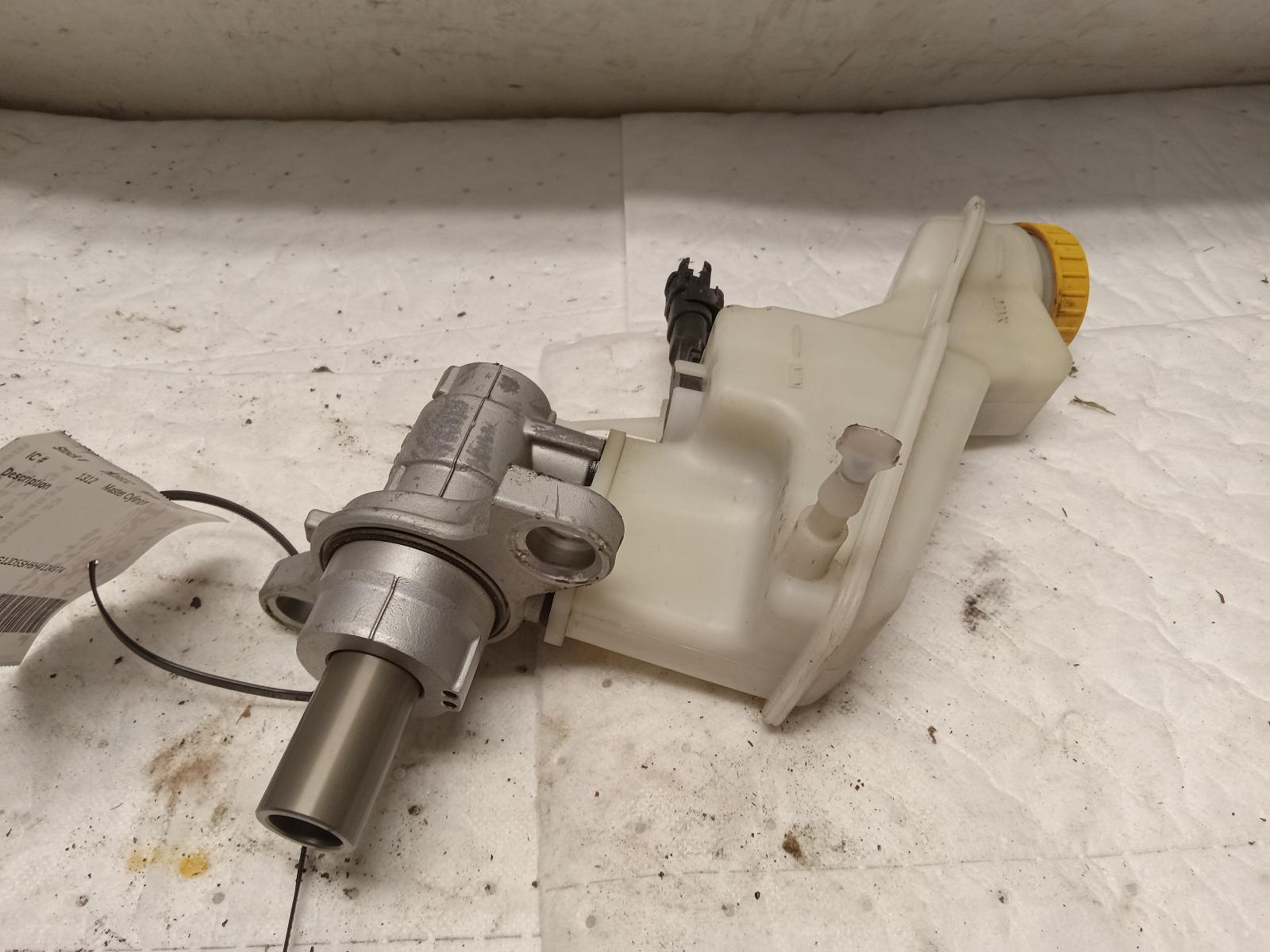 Master Cylinder for Chevrolet and Buick vehicles