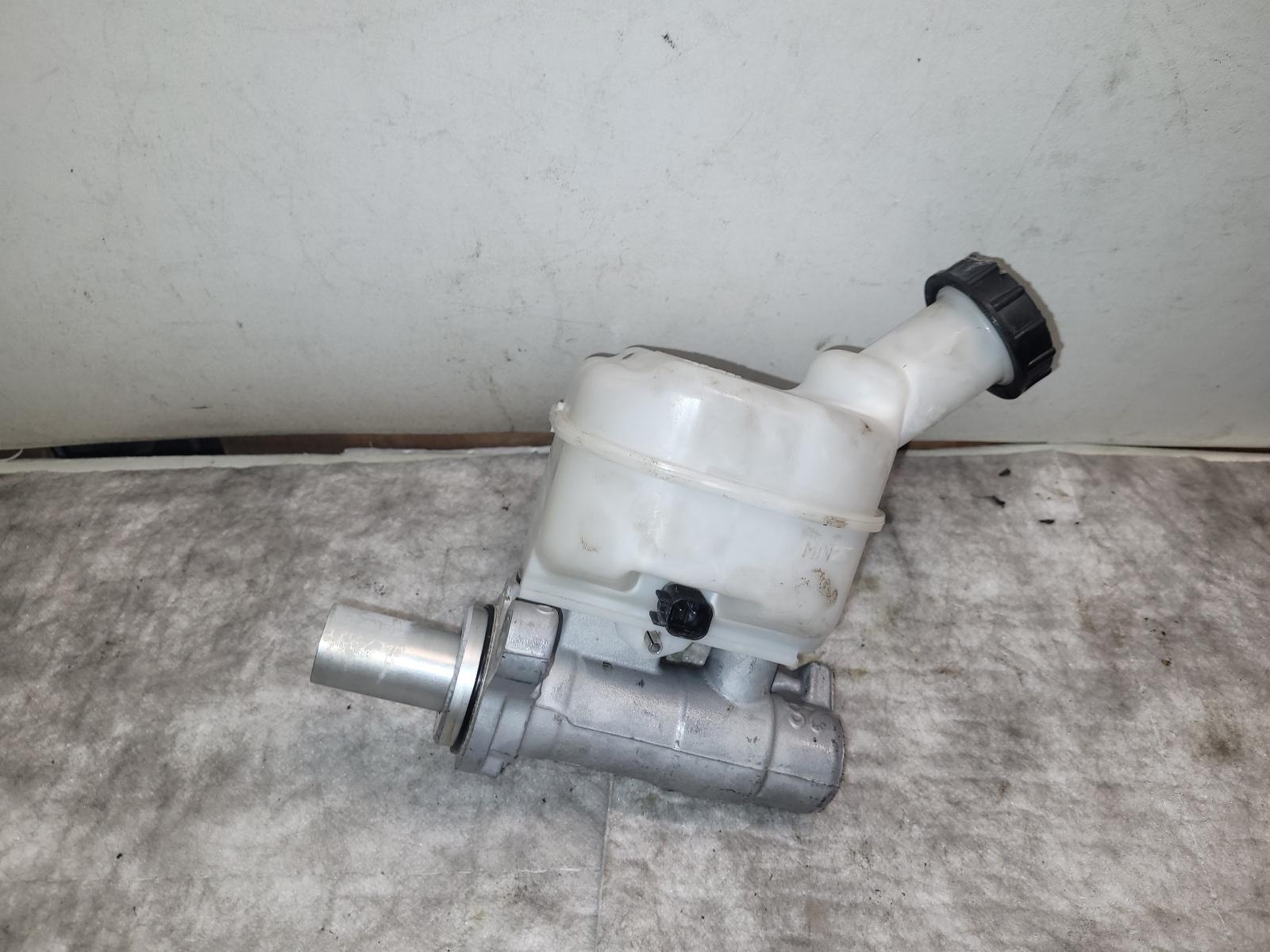 Master Cylinder for Ford vehicles