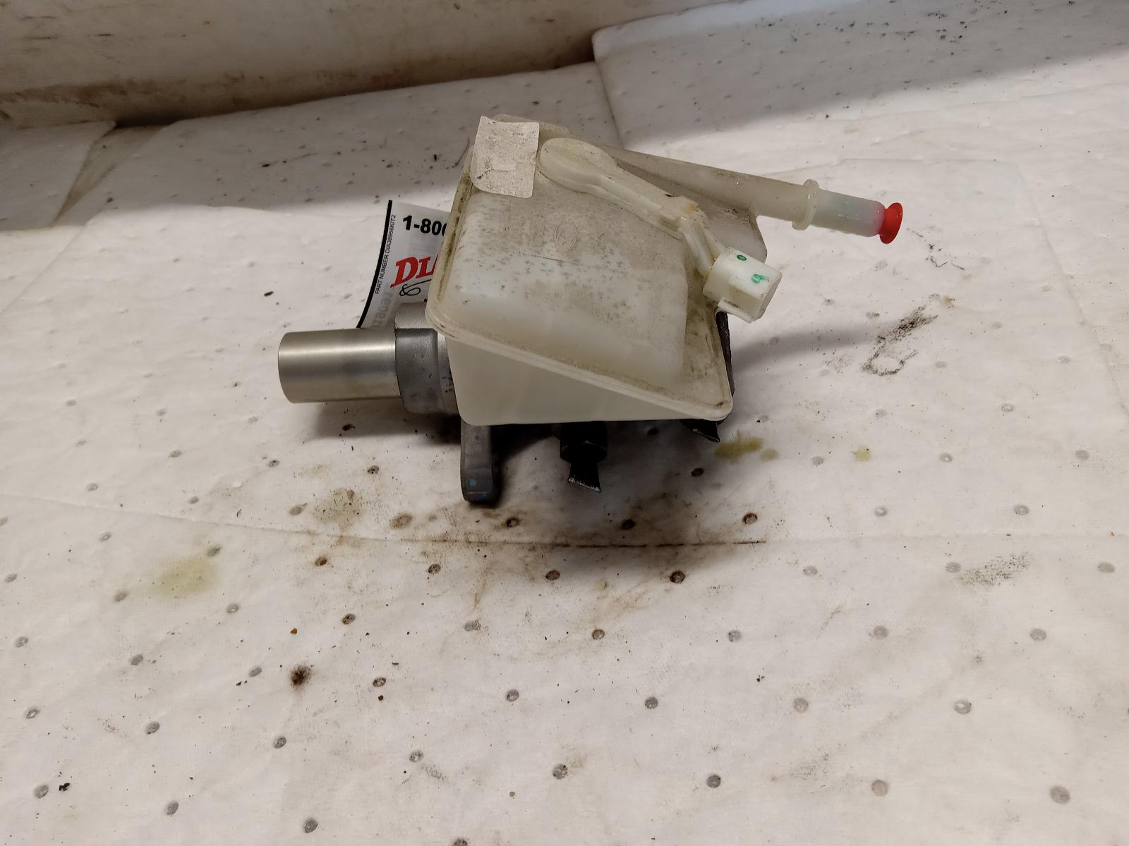 Master Cylinder for Lincoln vehicles