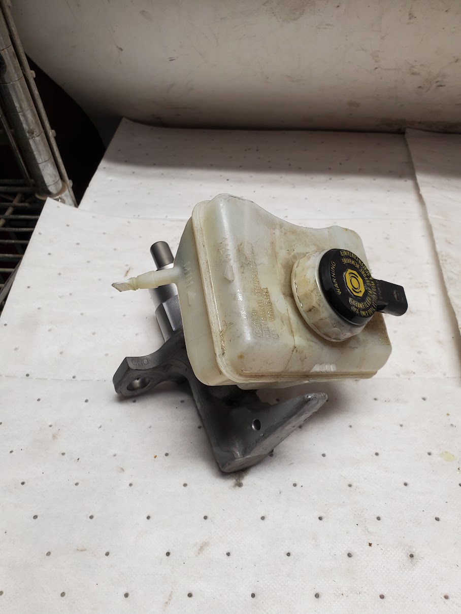 Master Cylinder for Audi vehicles