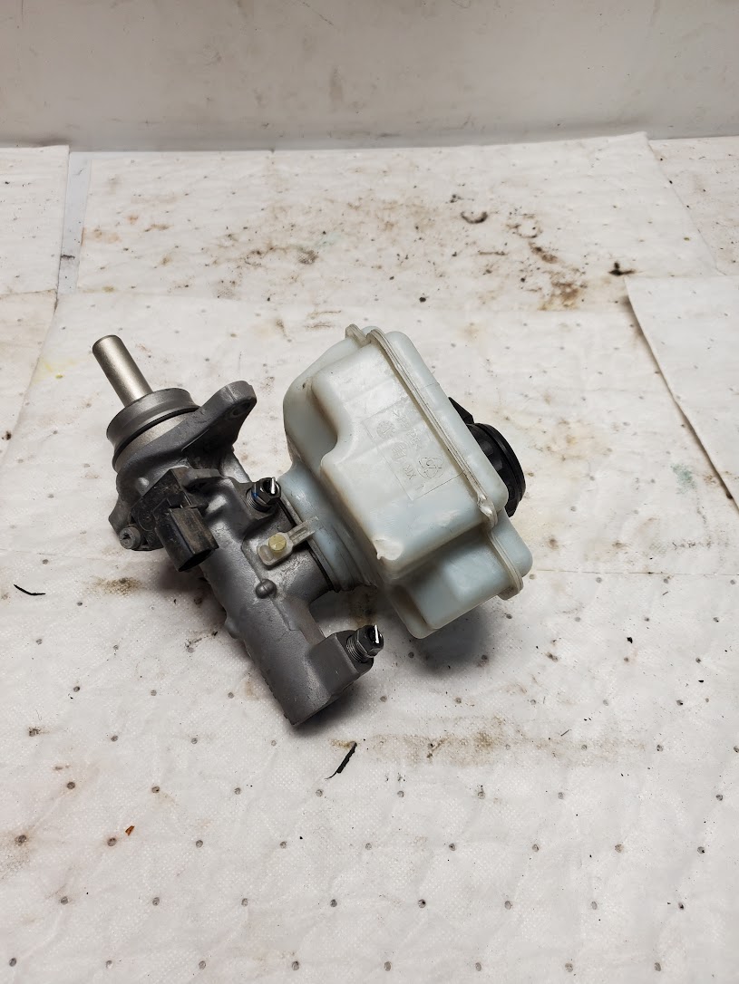Master Cylinder for Volkswagen vehicles