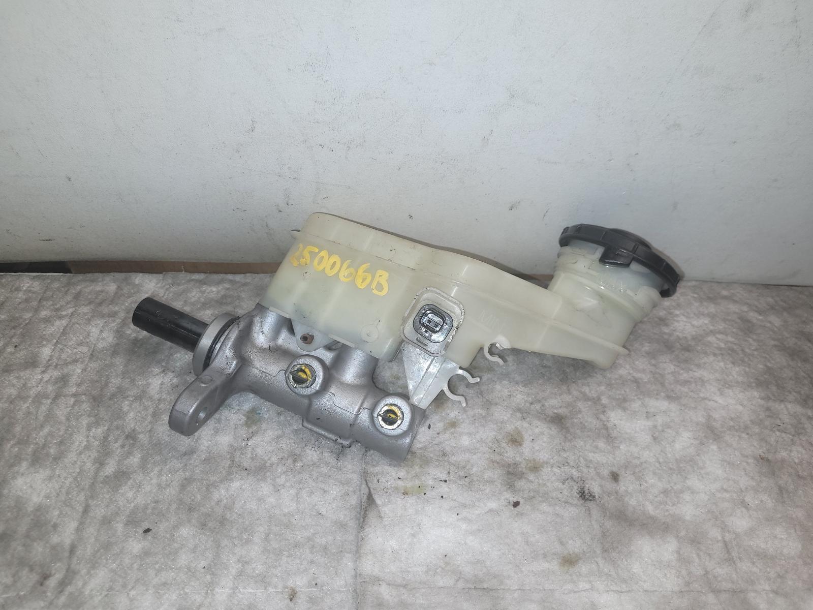 Master Cylinder for Honda vehicles