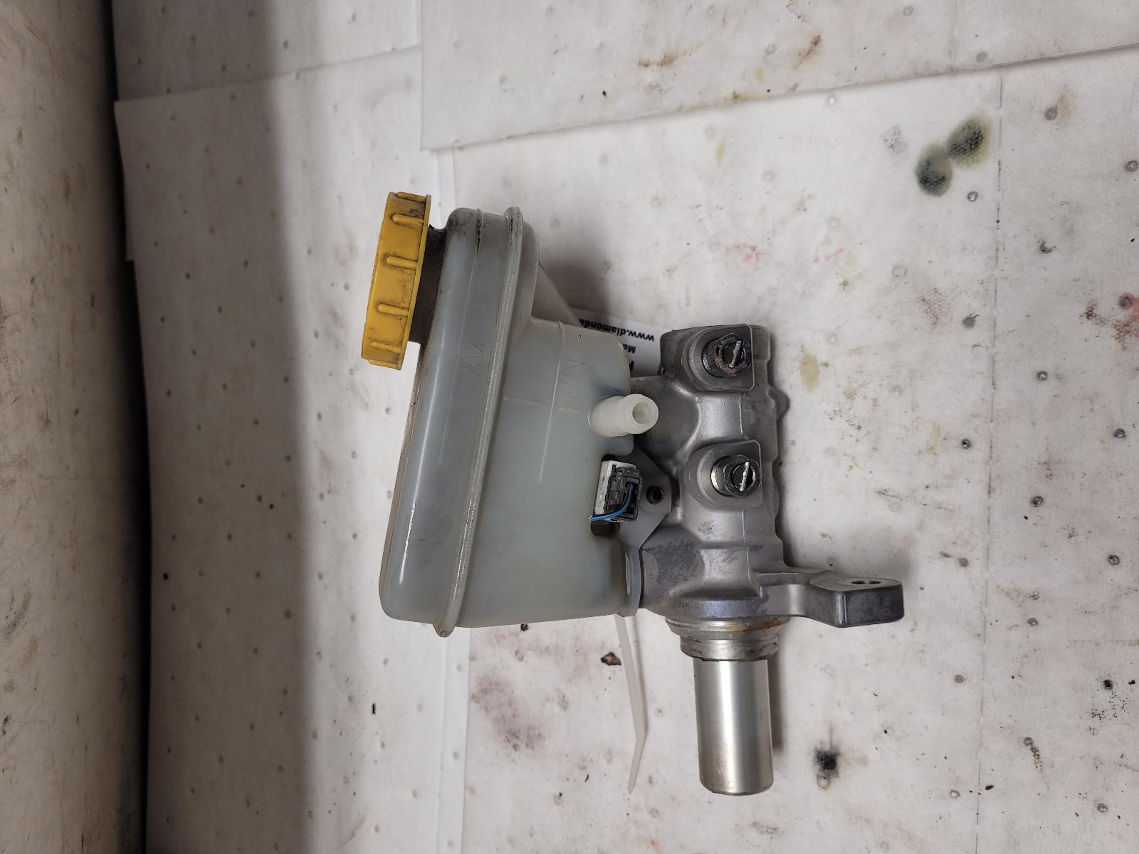 Master Cylinder for Subaru vehicles