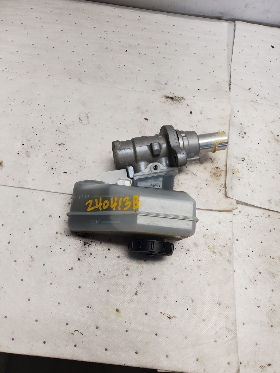 Master Cylinder for Infiniti vehicles