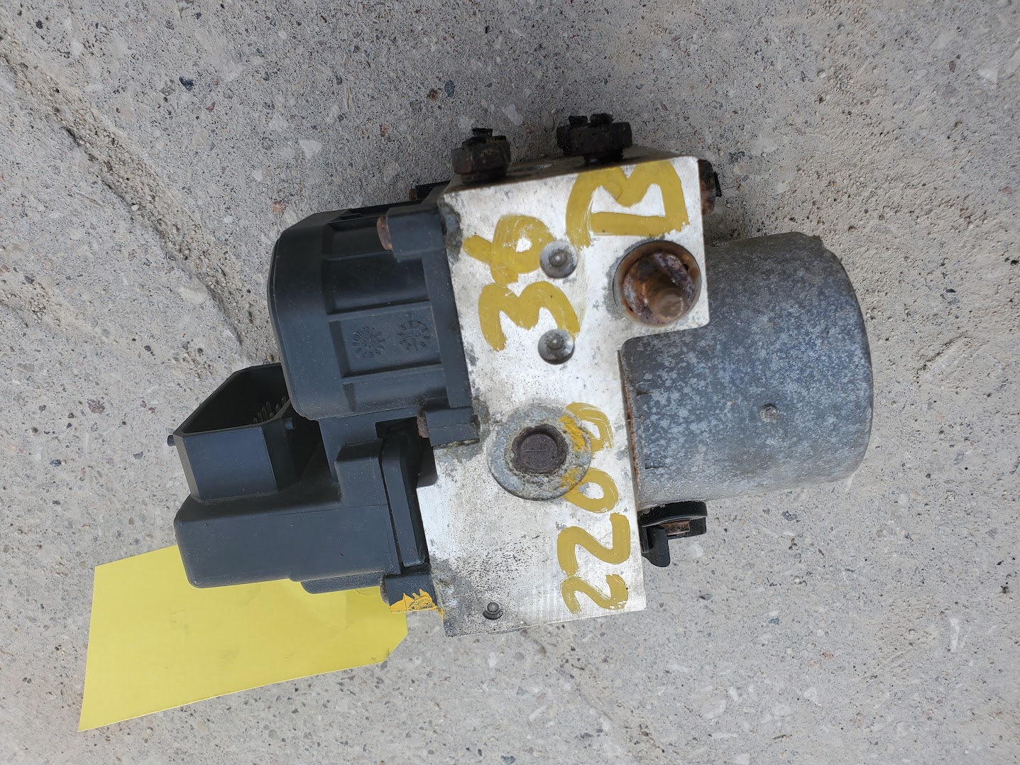 ABS Module for Lincoln and Ford vehicles