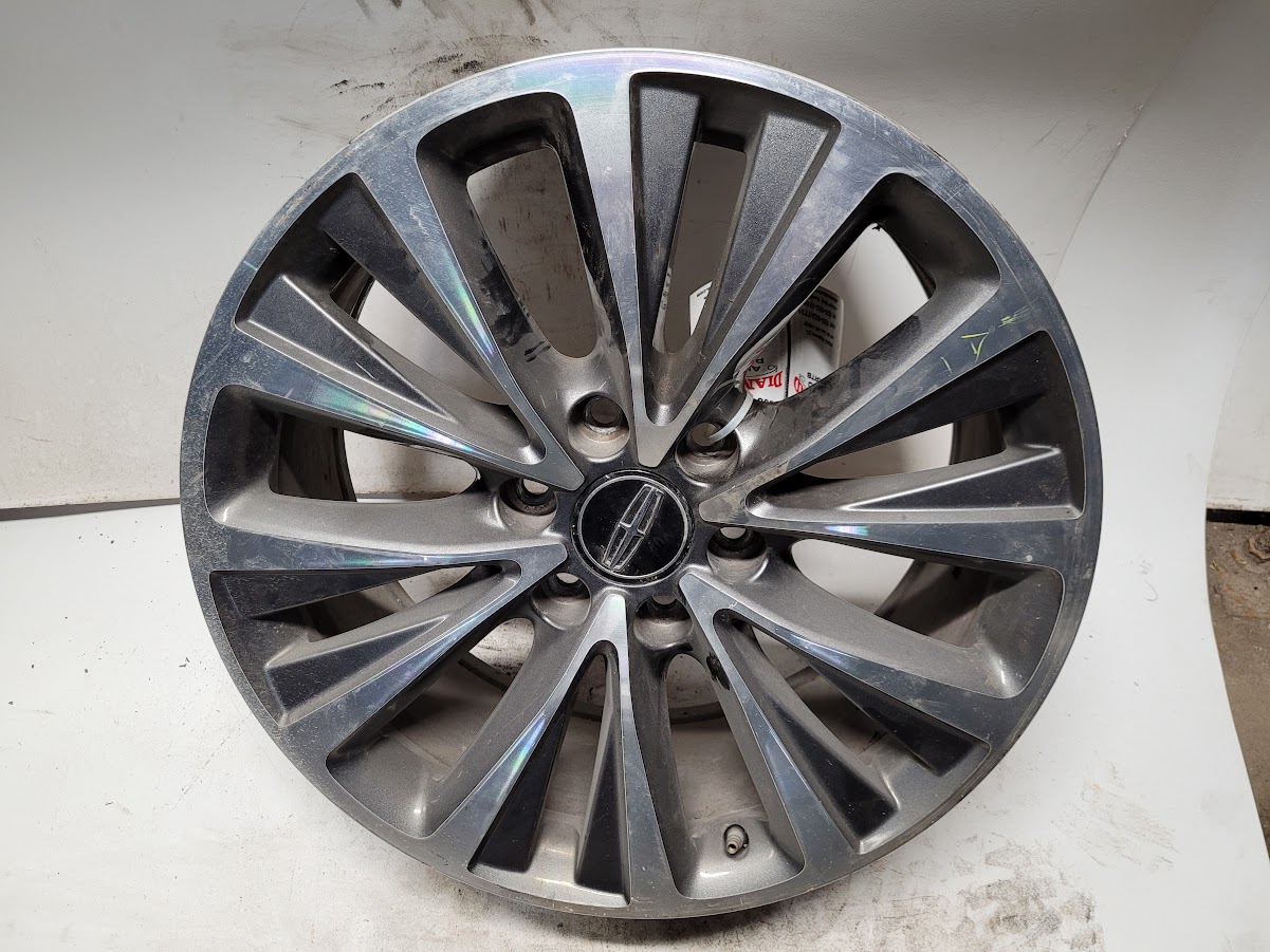 Wheel for Lincoln vehicles