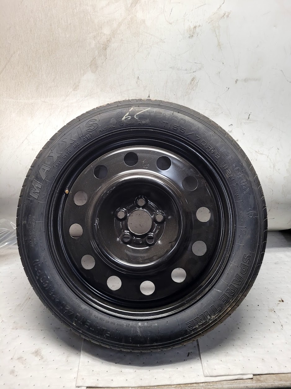 Wheel for Lincoln and Ford vehicles