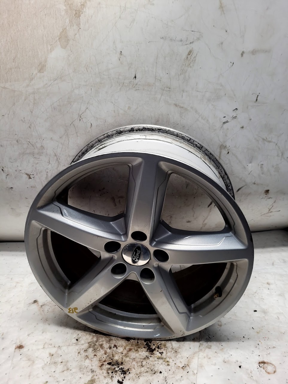 Wheel for Ford vehicles