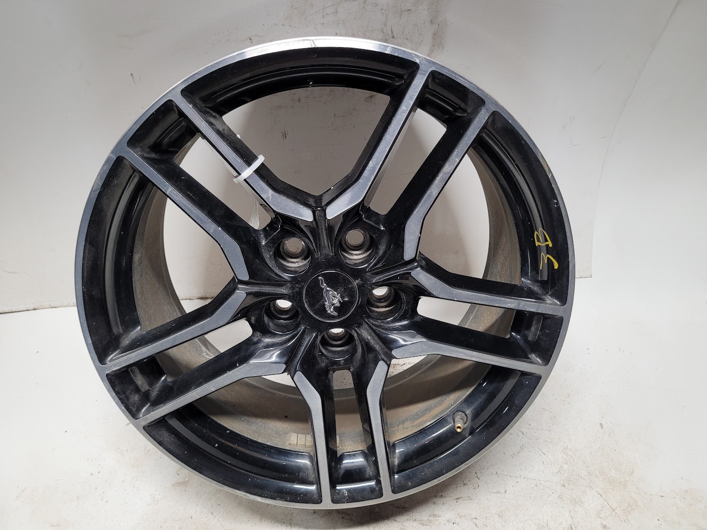 Wheel for Ford vehicles