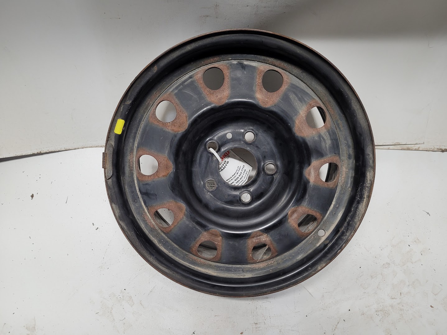 Wheel for Chrysler and Dodge vehicles