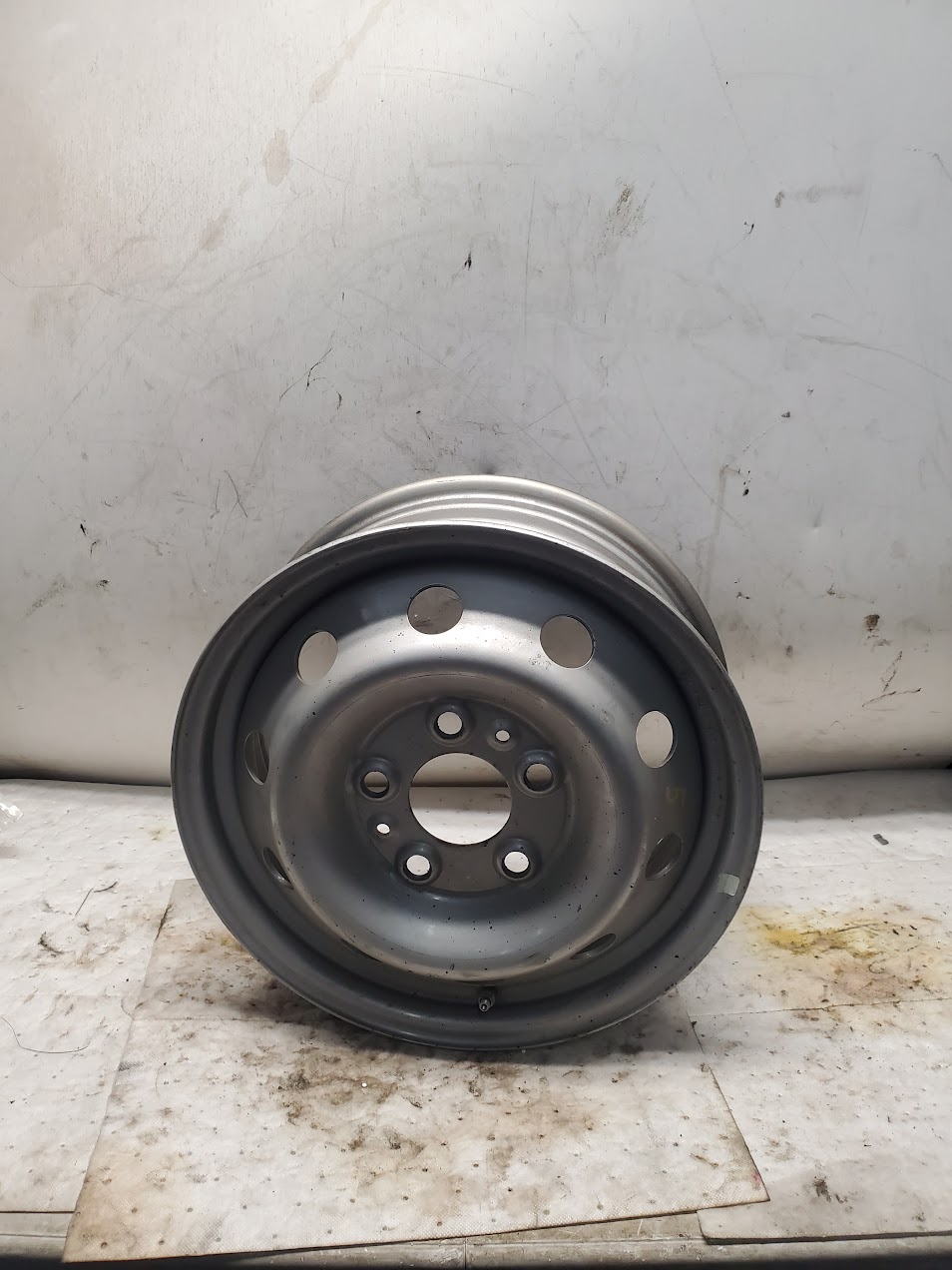 Wheel for Dodge and Chrysler vehicles