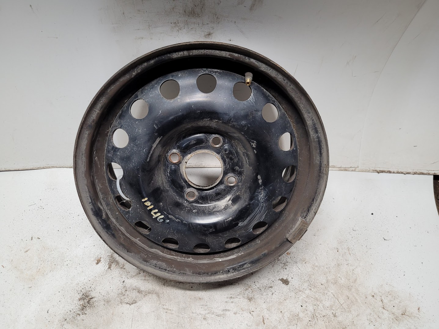 Wheel for Ford vehicles