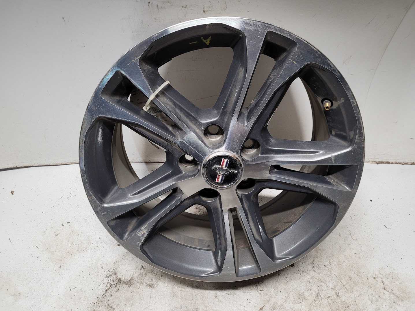 Wheel for Ford vehicles