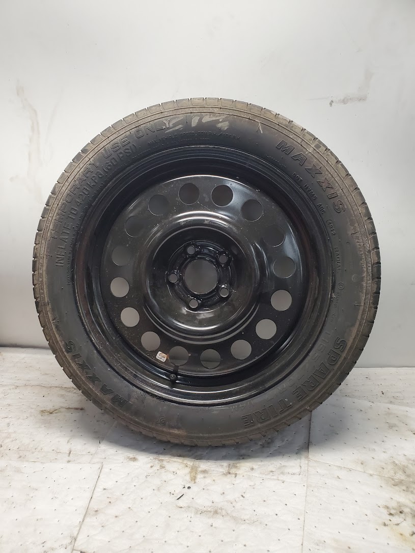 Wheel for Lincoln and Ford vehicles