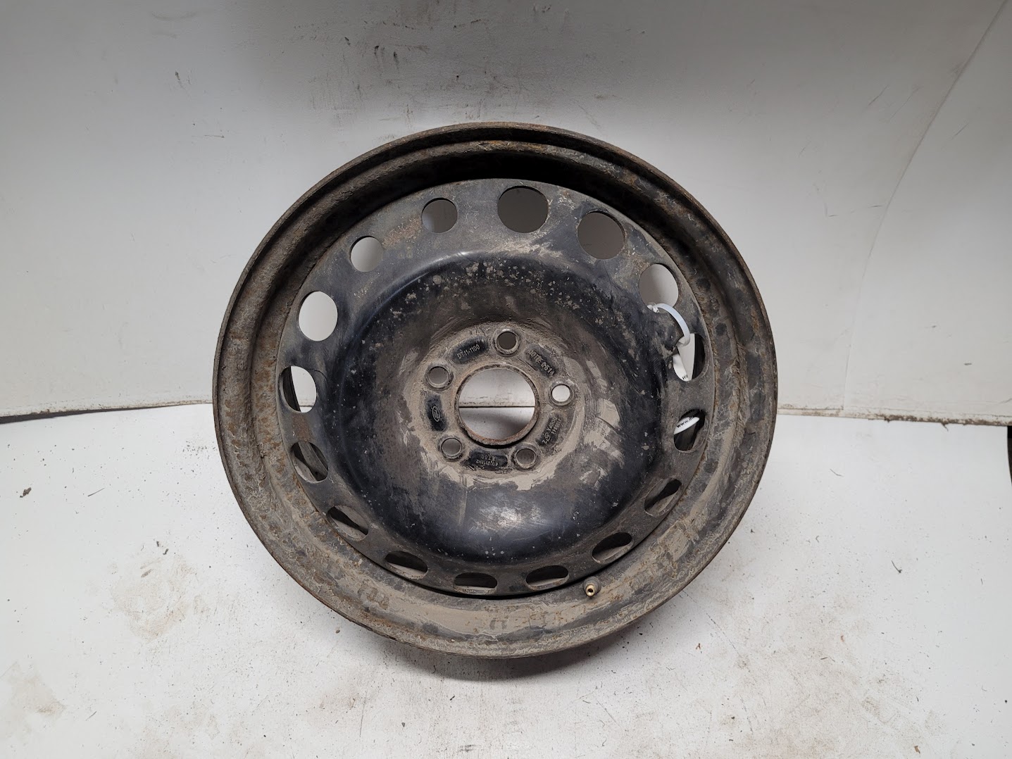 Wheel for Ford vehicles
