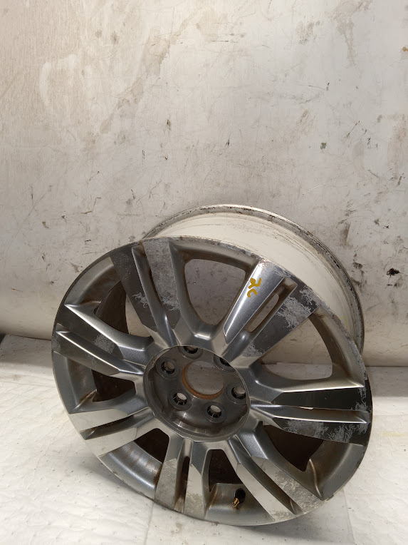 Wheel for Cadillac vehicles
