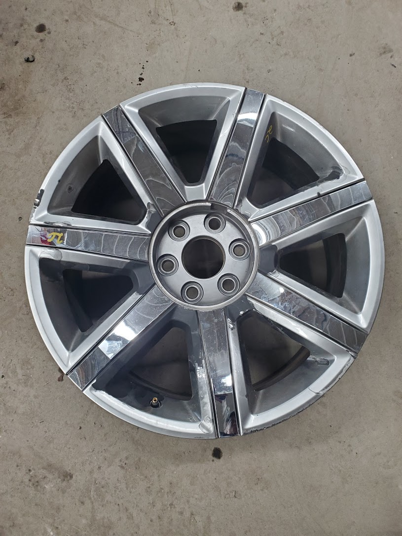 Wheel for Cadillac vehicles