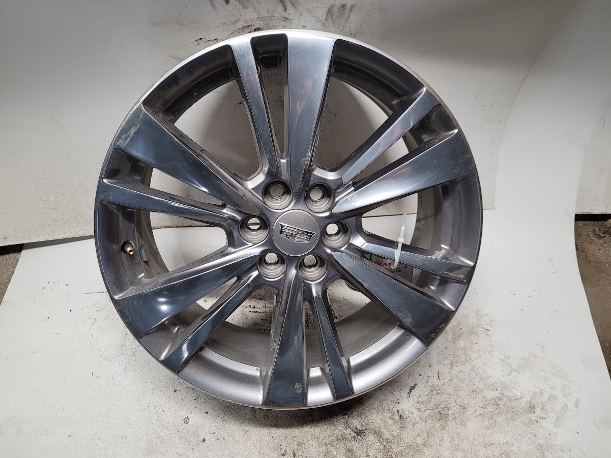 Wheel for Cadillac vehicles