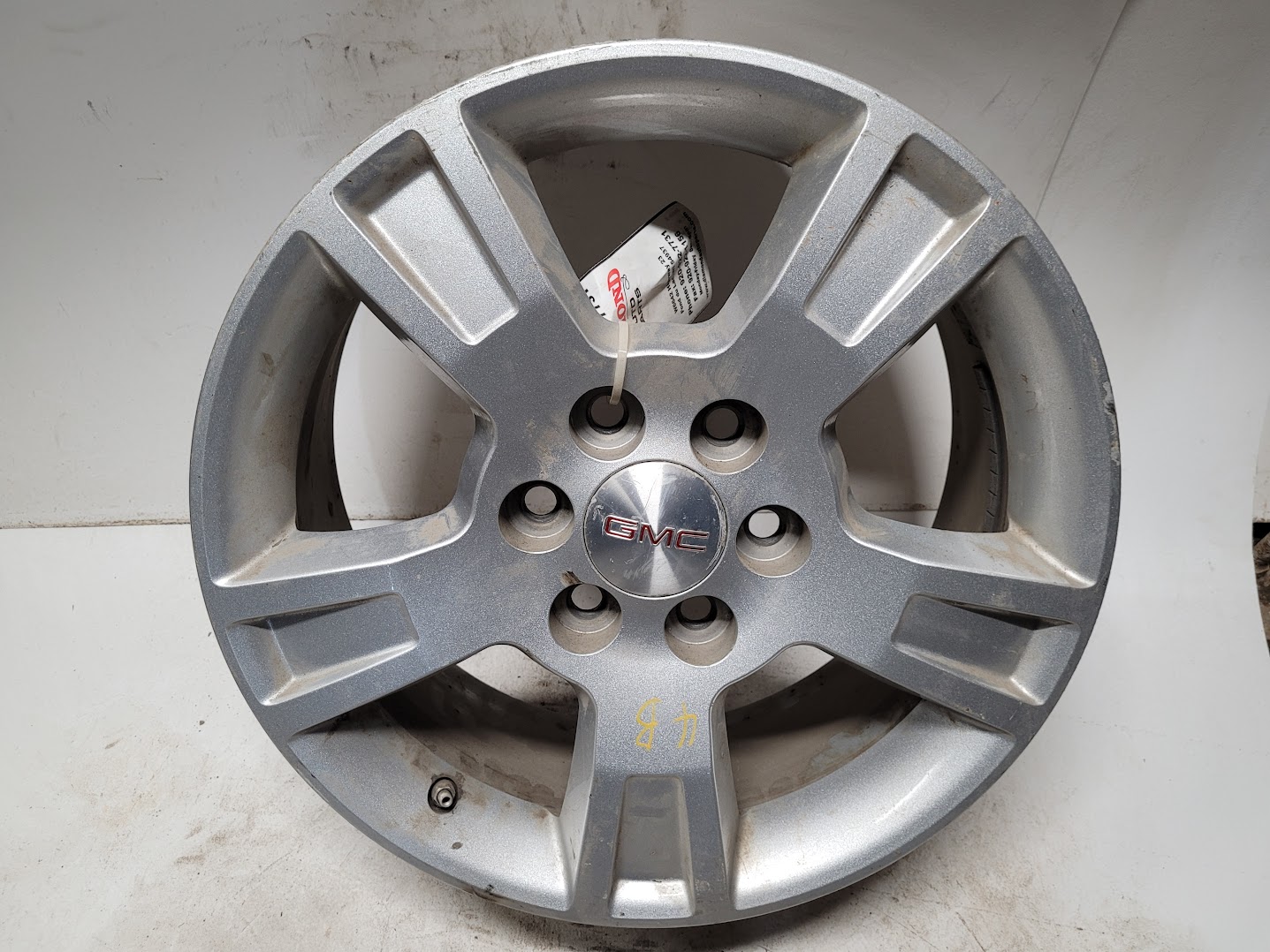 Wheel for GMC vehicles