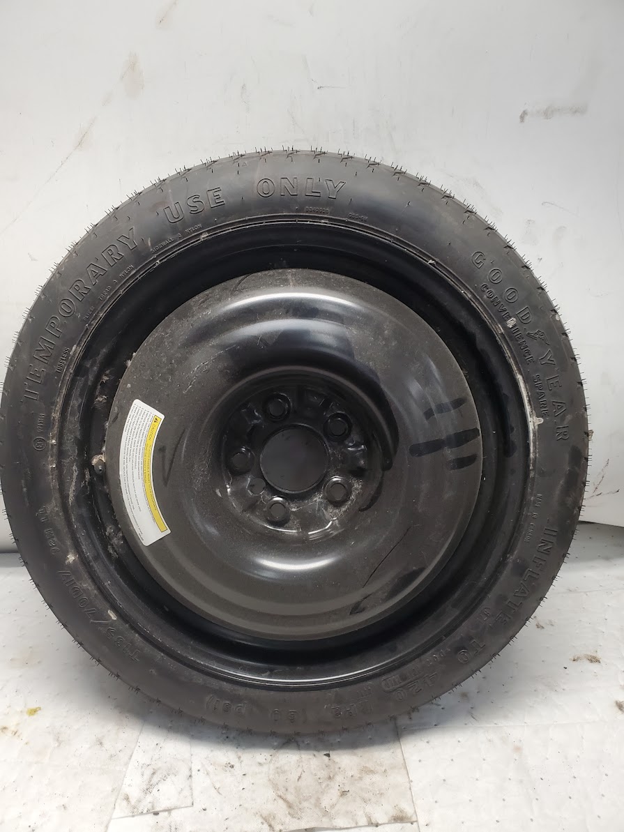 Wheel for Infiniti and Nissan vehicles