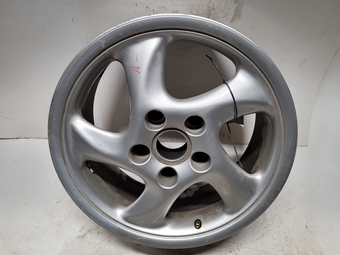 Wheel for Porsche vehicles