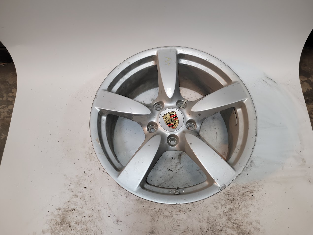 Wheel for Porsche vehicles