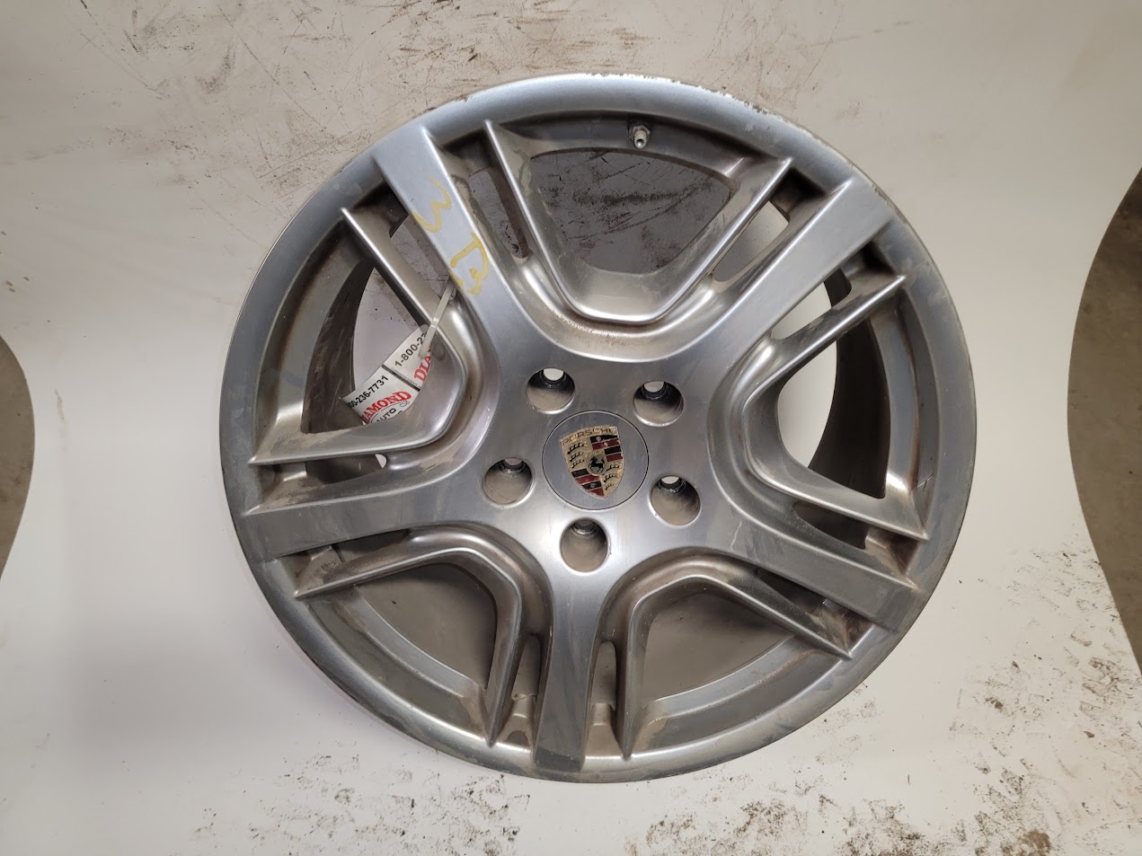 Wheel for Porsche vehicles