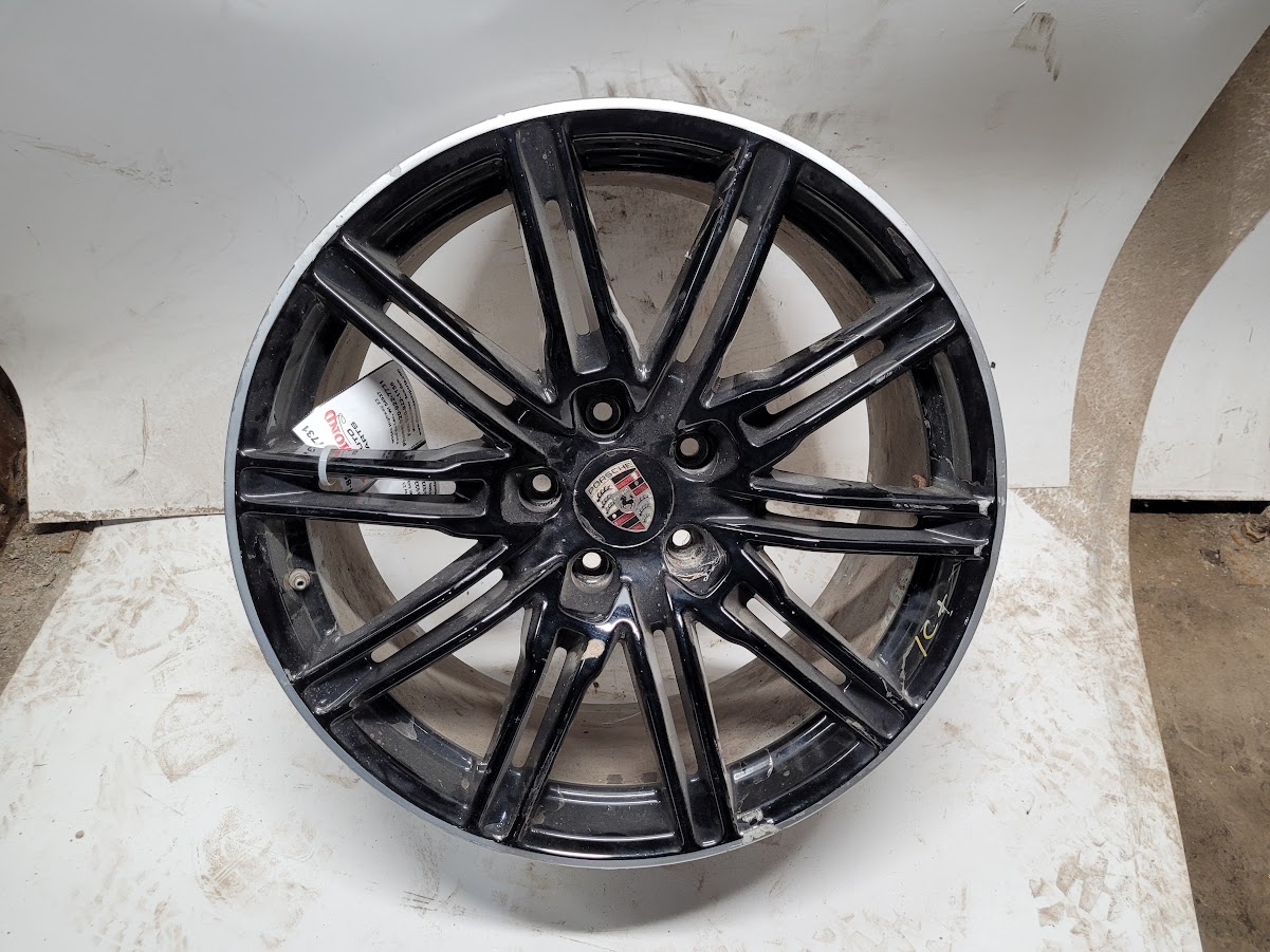 Wheel for Porsche vehicles
