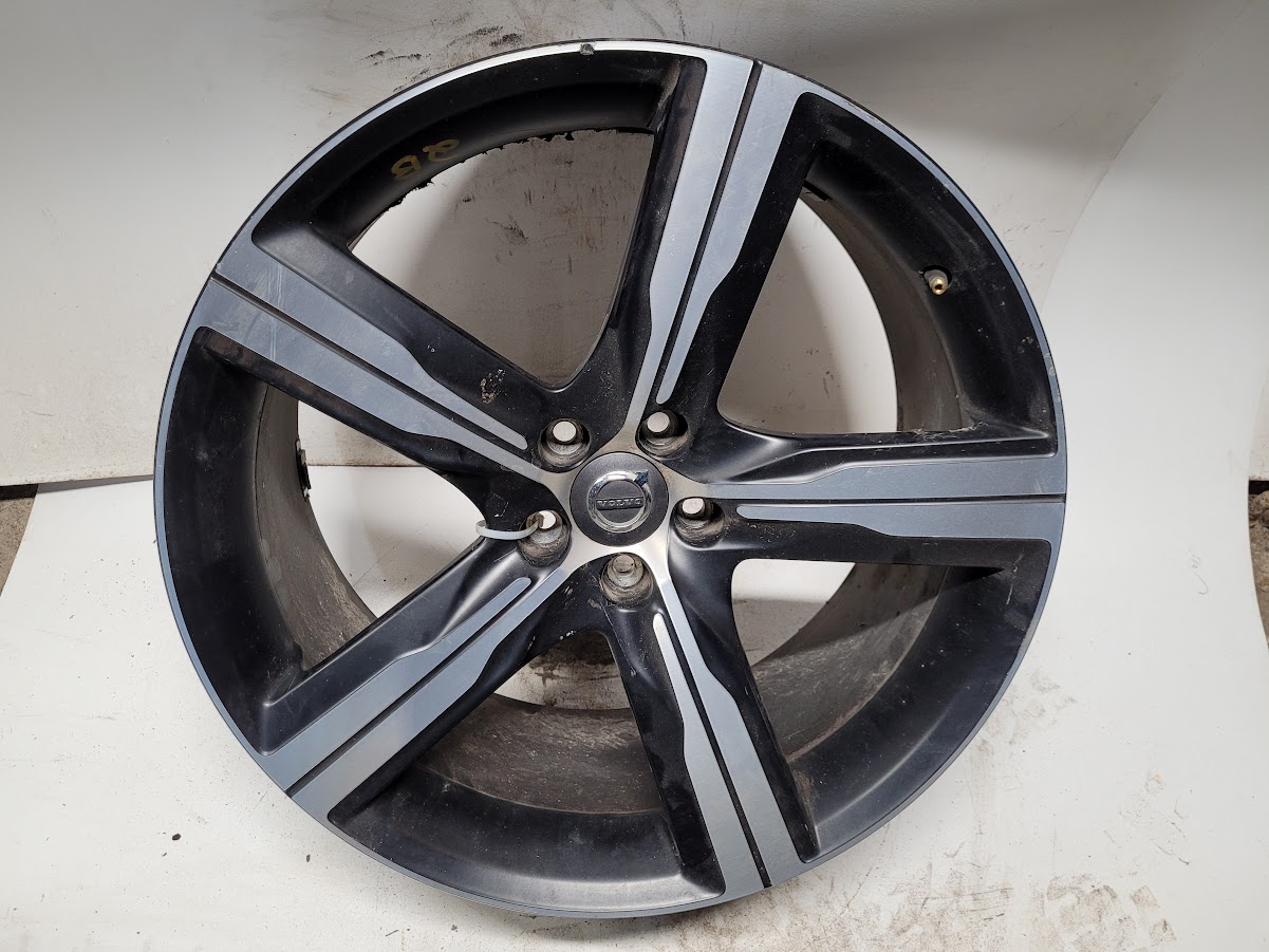 Wheel for Volvo vehicles