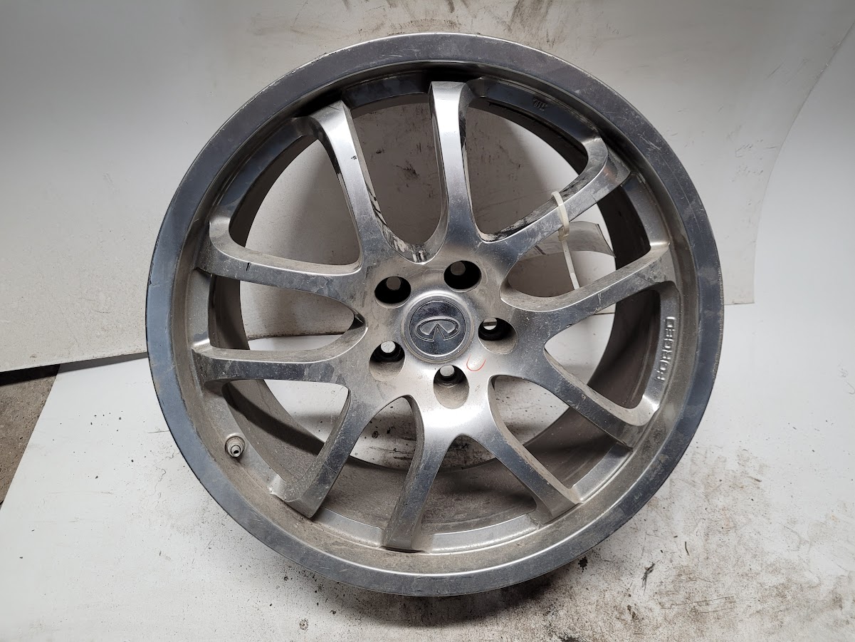 Wheel for Infiniti vehicles