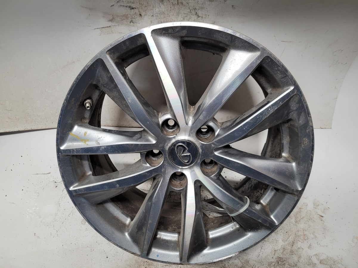Wheel for Infiniti vehicles
