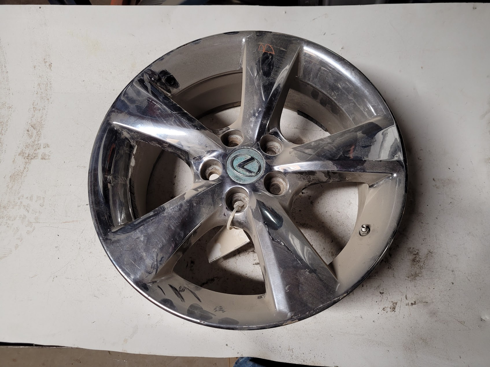 Wheel for Lexus vehicles