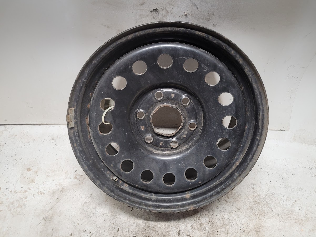 Wheel for Cadillac, GMC and Chevrolet vehicles