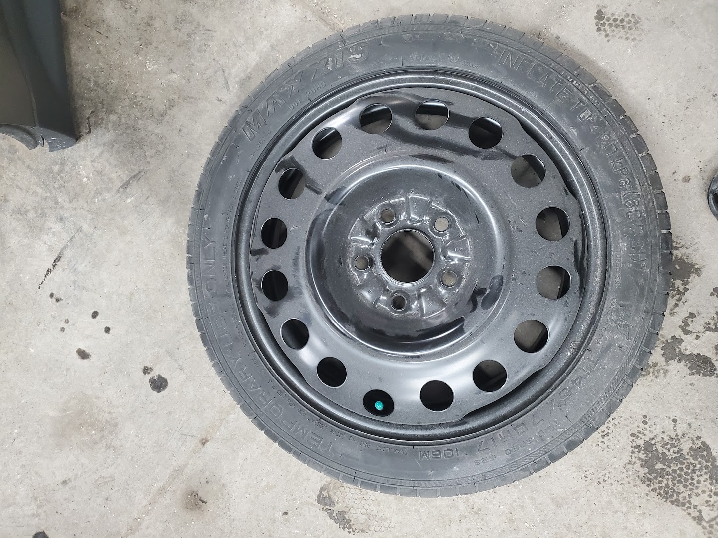 Wheel for GMC and Chevrolet vehicles