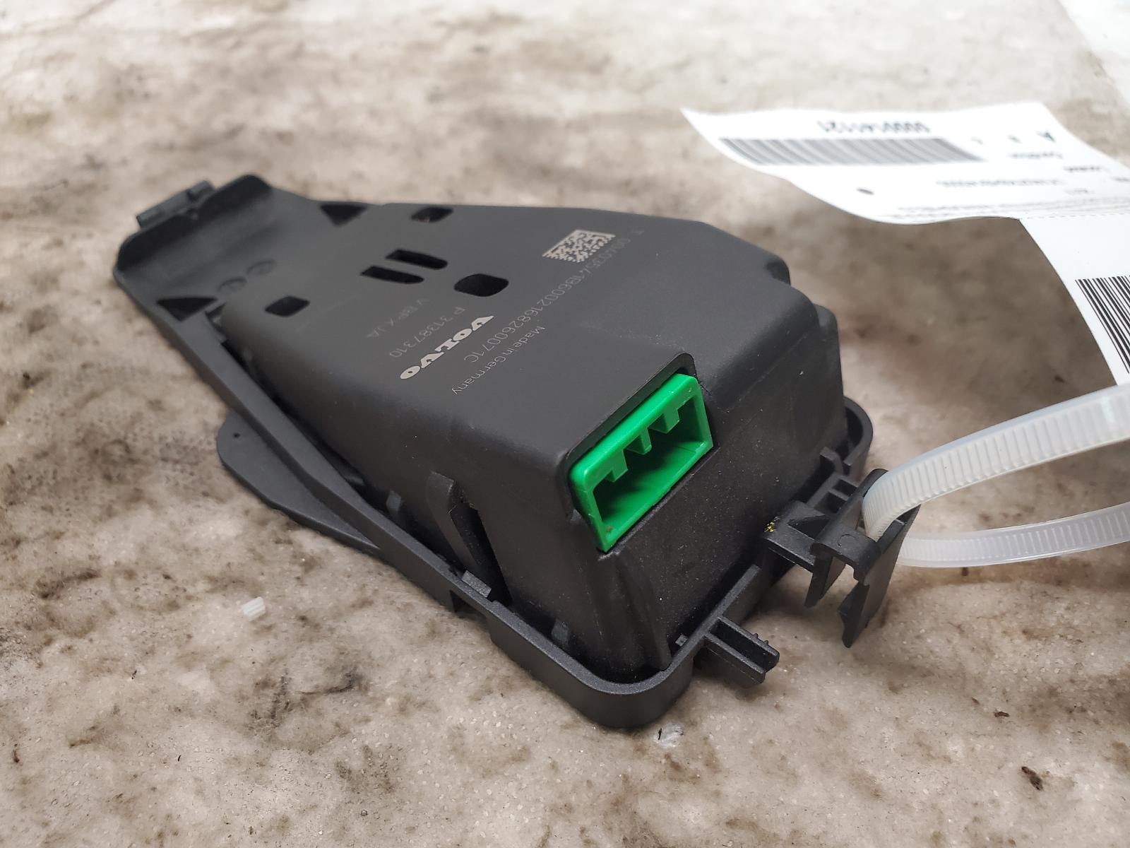 Camera Projector for Volvo vehicles