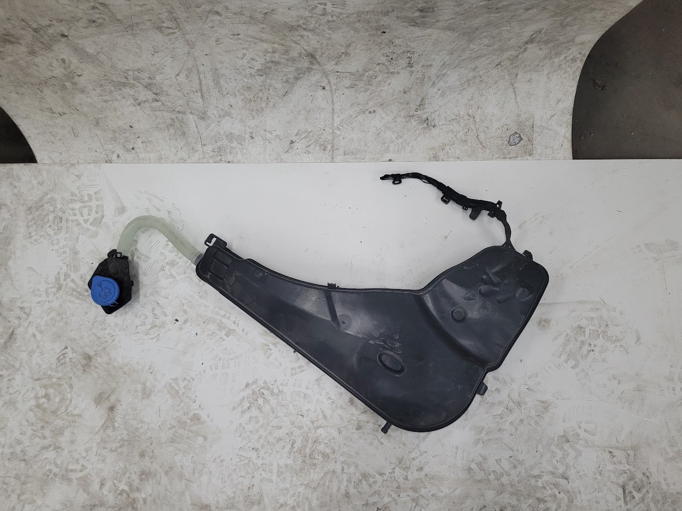 Washer Reservoir Assembly for Bmw vehicles