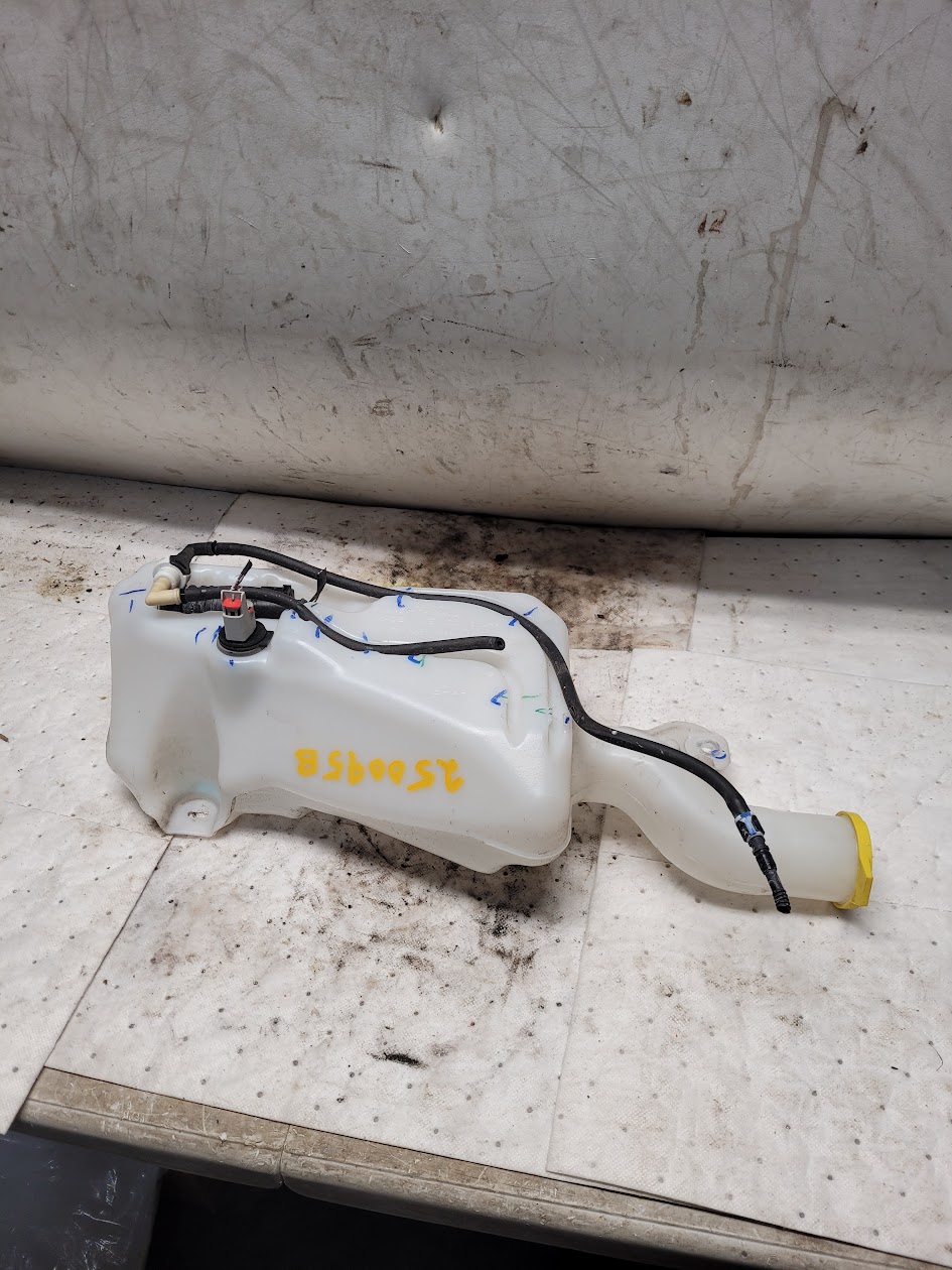 Washer Reservoir Assembly for Jeep vehicles