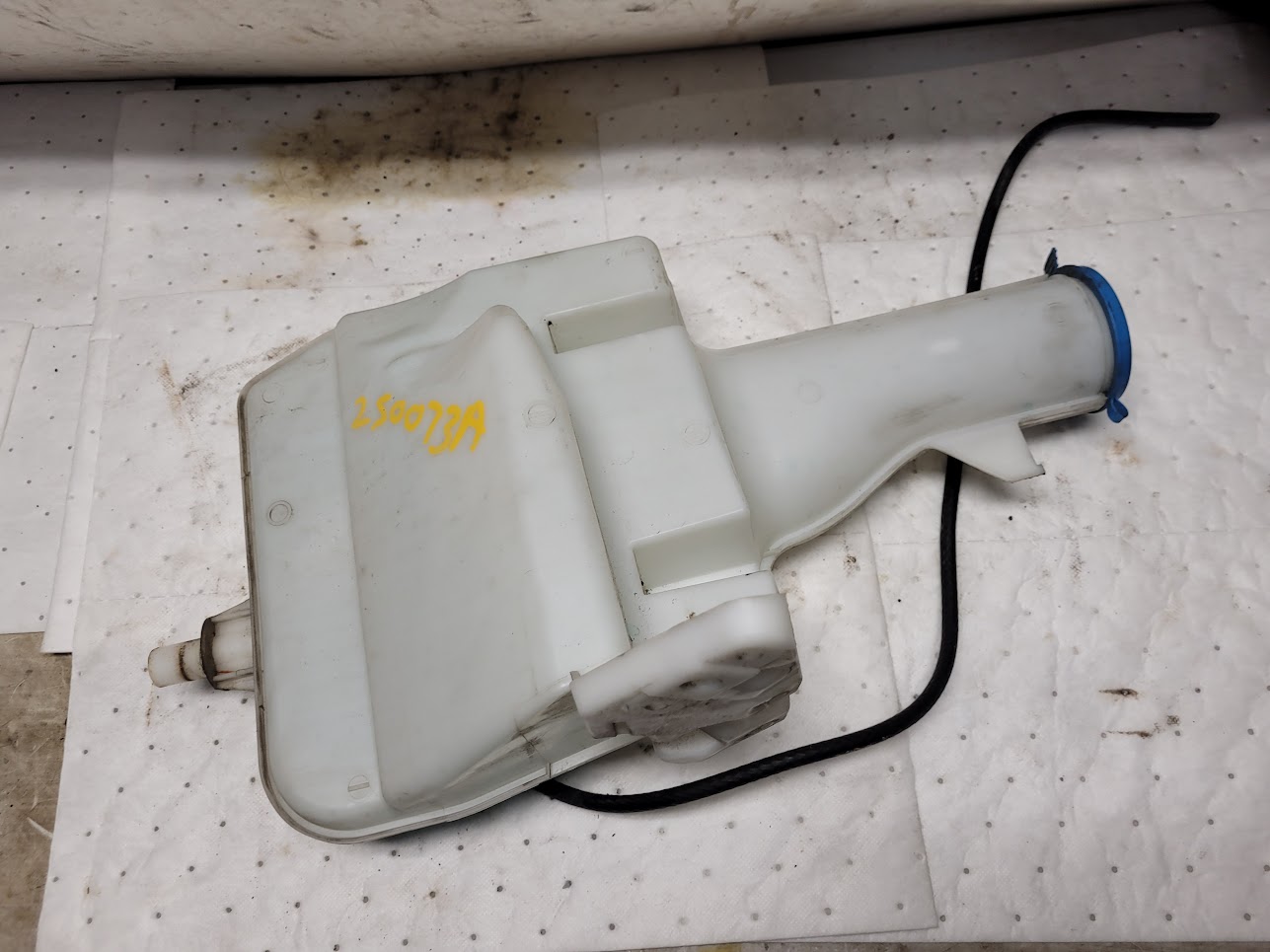 Washer Reservoir Assembly for Mercedes-Benz vehicles