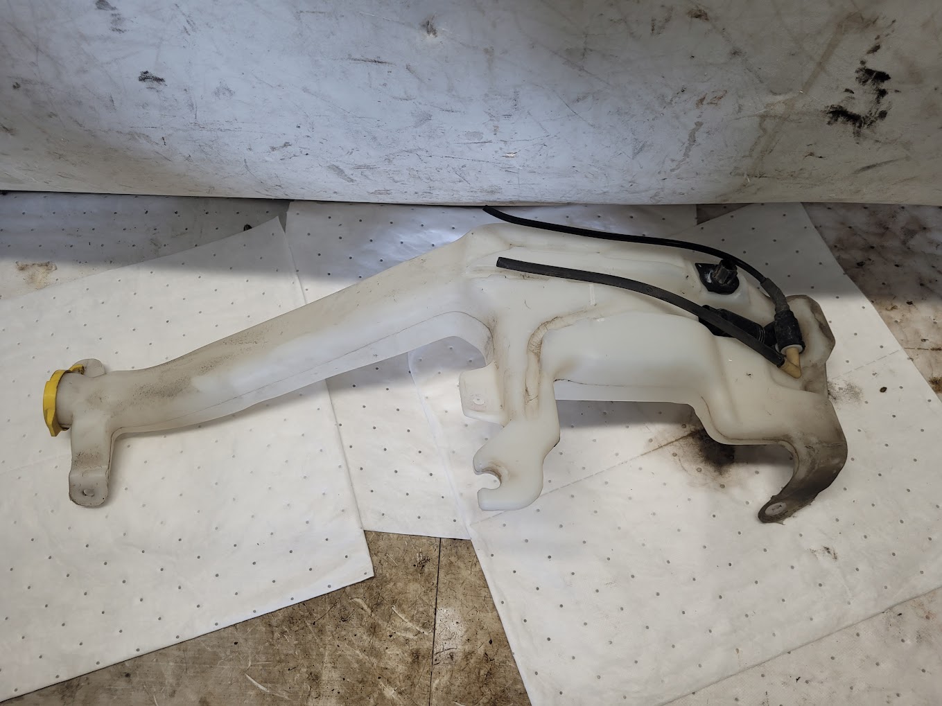 Washer Reservoir Assembly for Jeep and Dodge vehicles