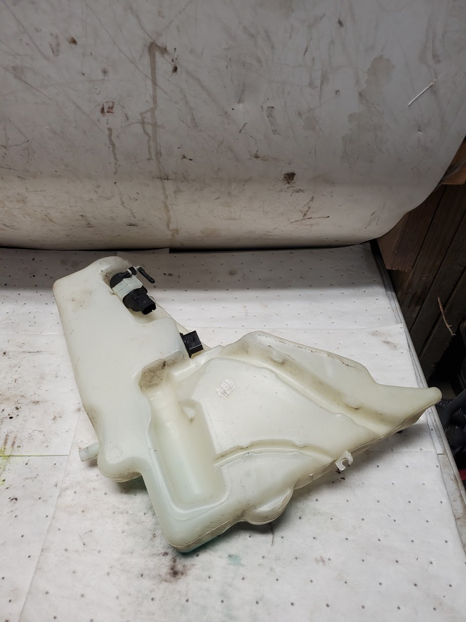 Washer Reservoir Assembly for Audi vehicles