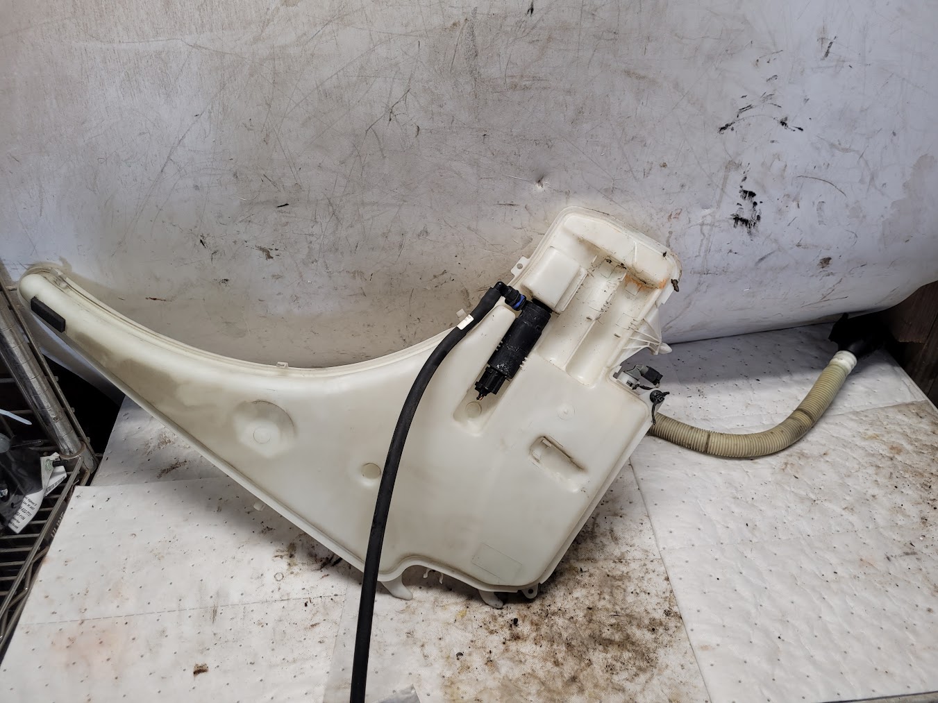 Washer Reservoir Assembly for Bmw vehicles