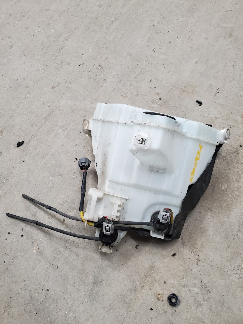 Washer Reservoir Assembly for Toyota vehicles