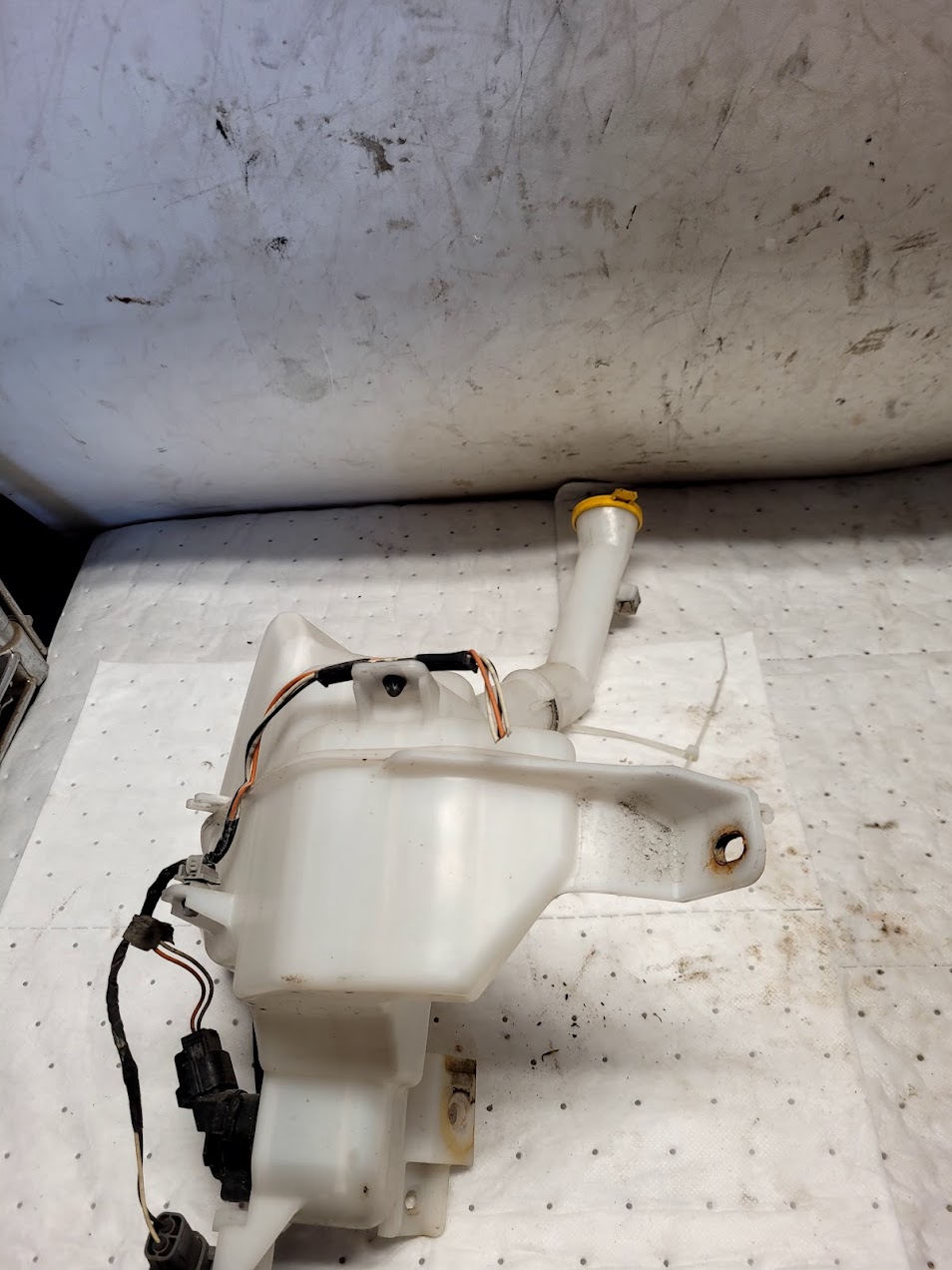 Washer Reservoir Assembly for Mazda vehicles