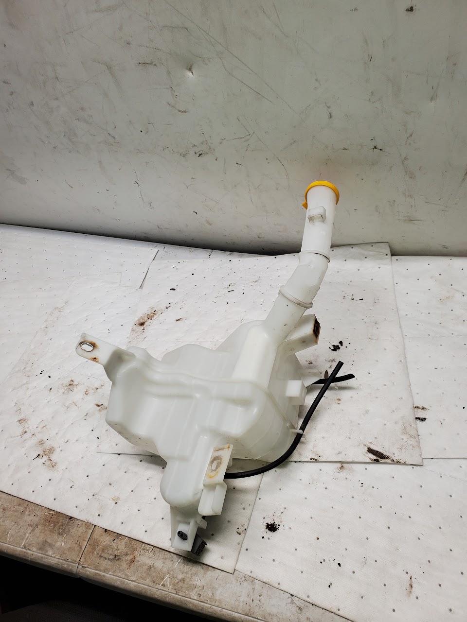 Washer Reservoir Assembly for Mazda vehicles
