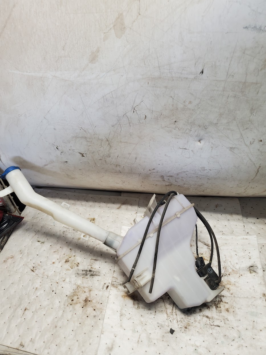 Washer Reservoir Assembly for Kia vehicles